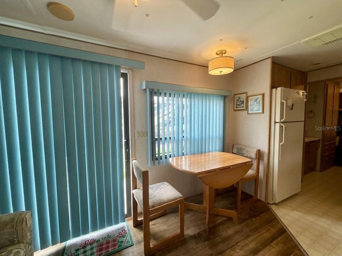 762 CENTER CREST Boulevard – photo 5