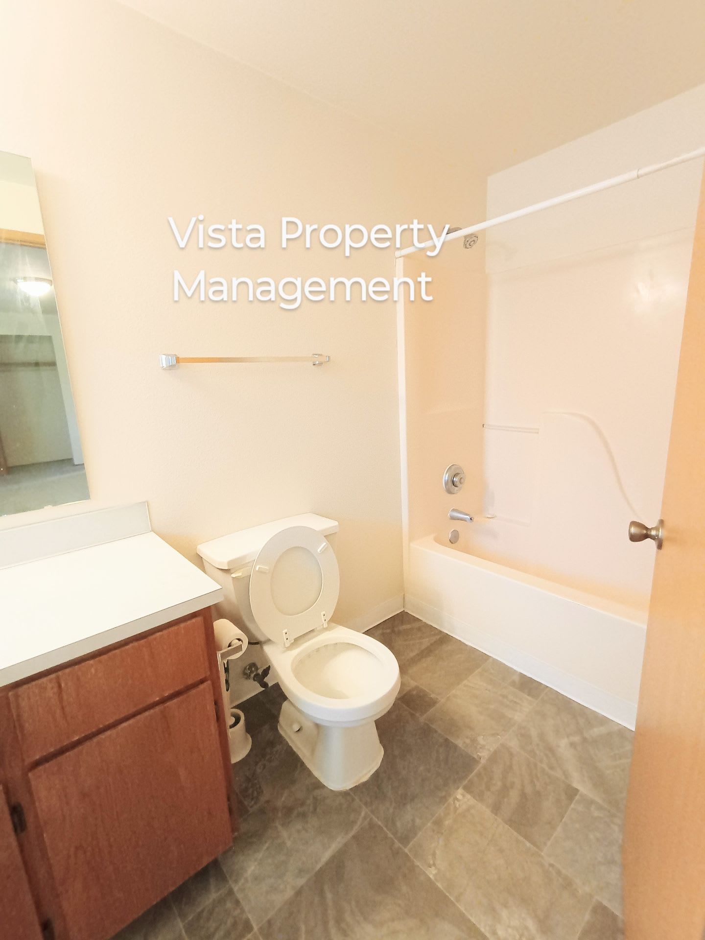 BIG 2 Bed / 2 Bath apartment, commute friendly Bonney Lake location! – photo 4