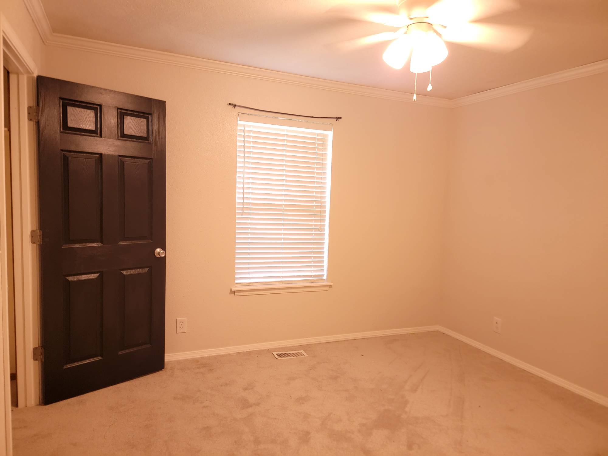 312 Rosanne Street – photo 5