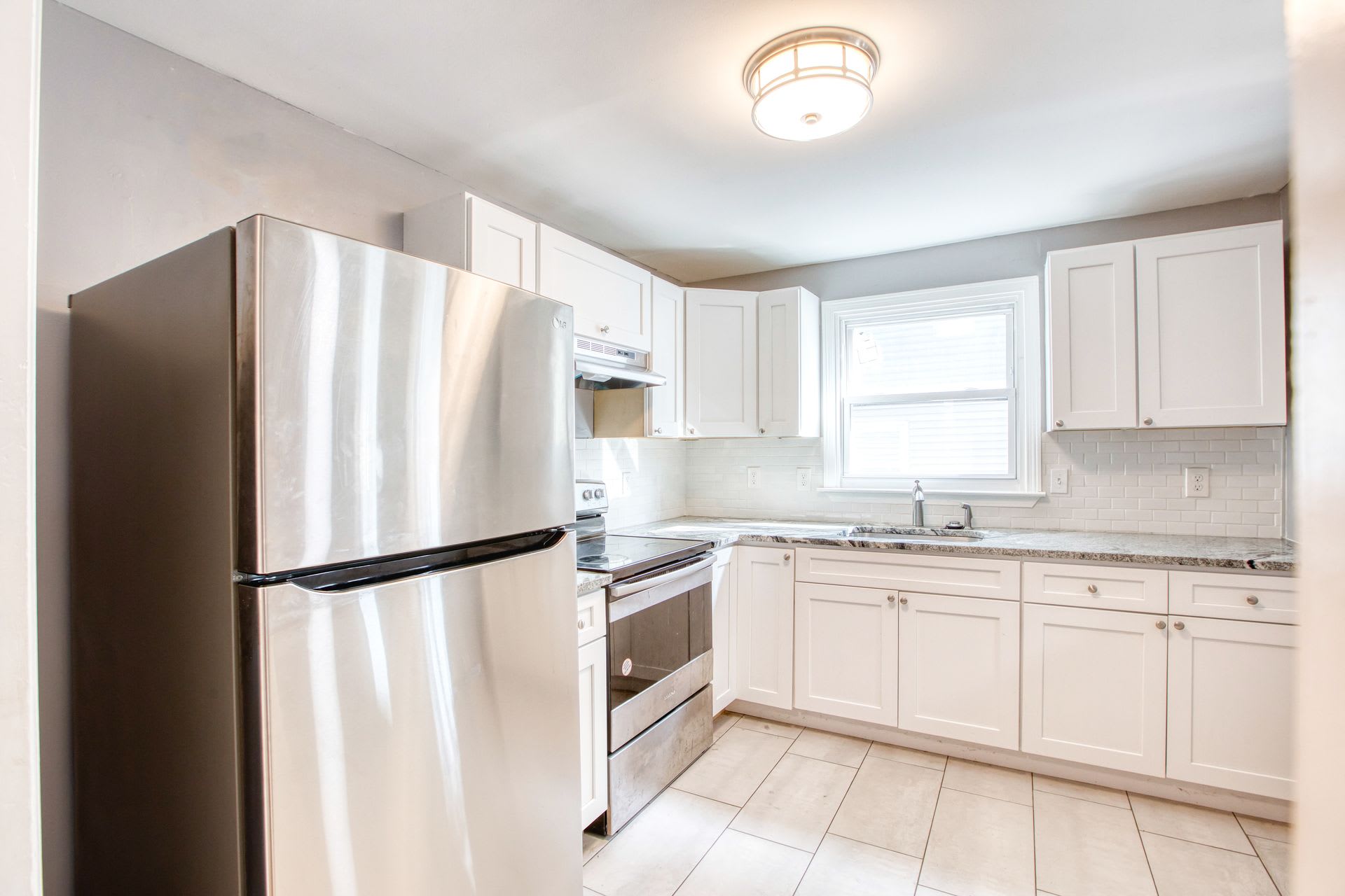 Lovely 3 Bedroom 1 Bathroom 1St Floor With Washer And Dryer – photo 5