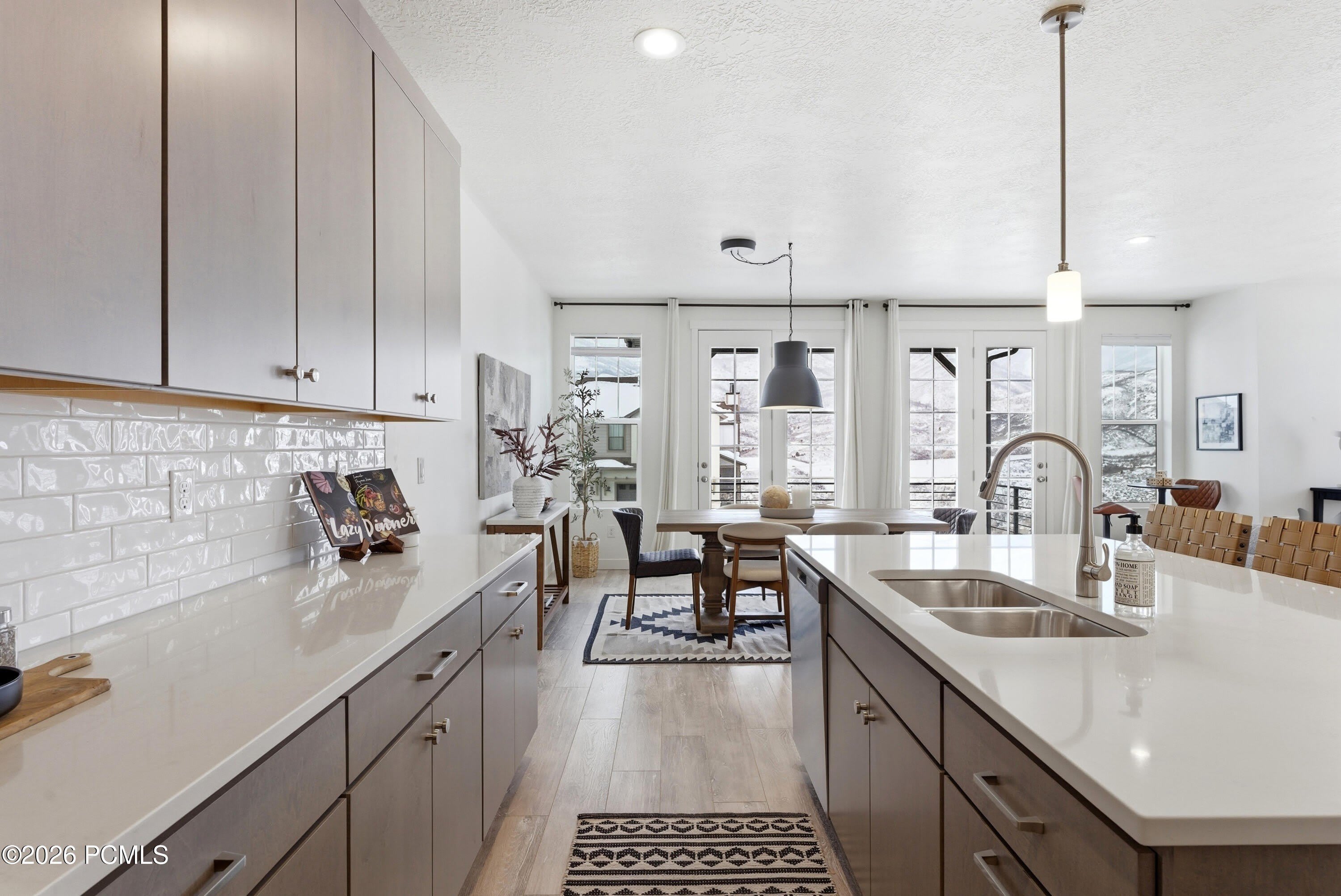 6097 N Brookline Road – photo 4