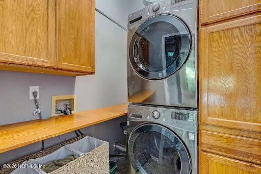 1555 LAKEWAY Drive – photo 2