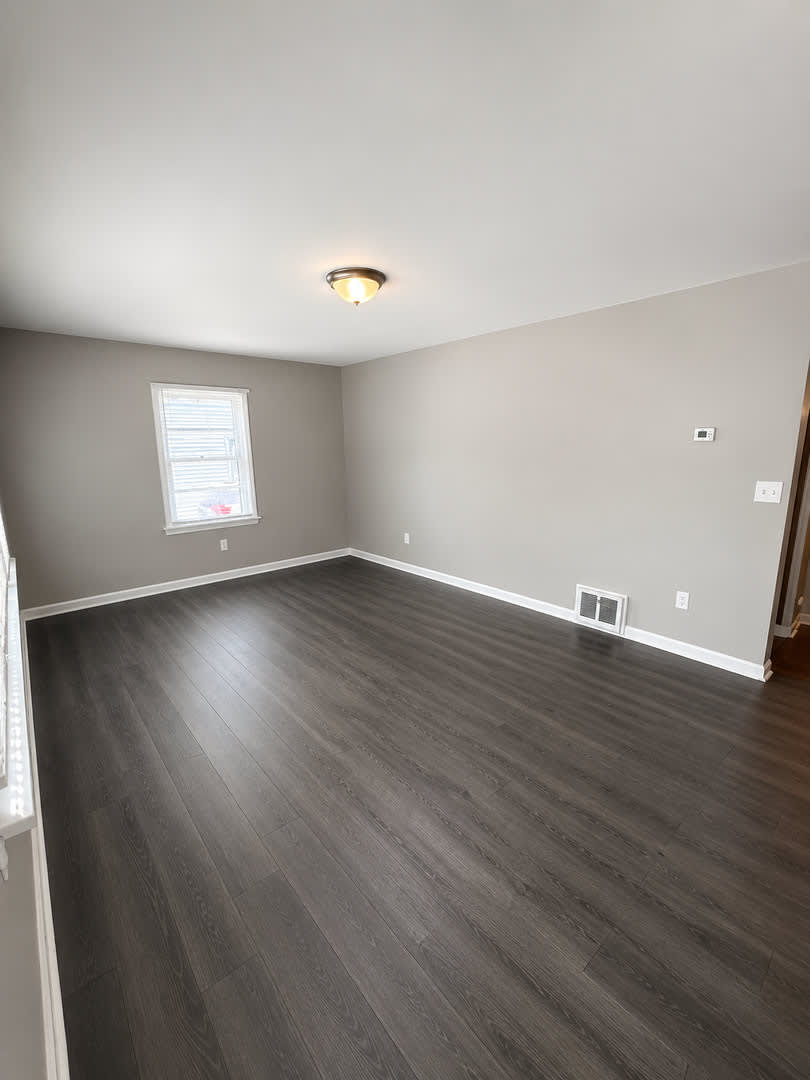 24 Vierling Drive – Updated 2 Bed / 1 Bath Rental/Move In Speical! – photo 4