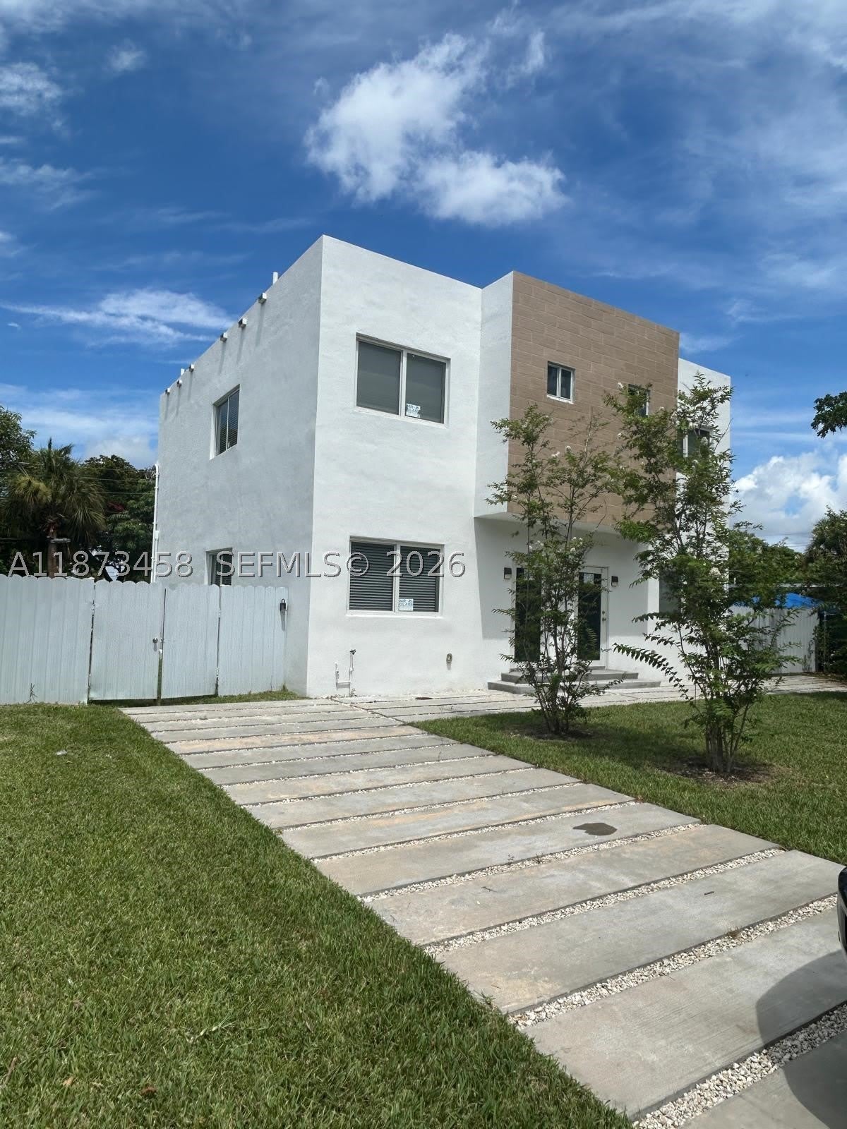 723 Nw 19Th Ave – photo 3