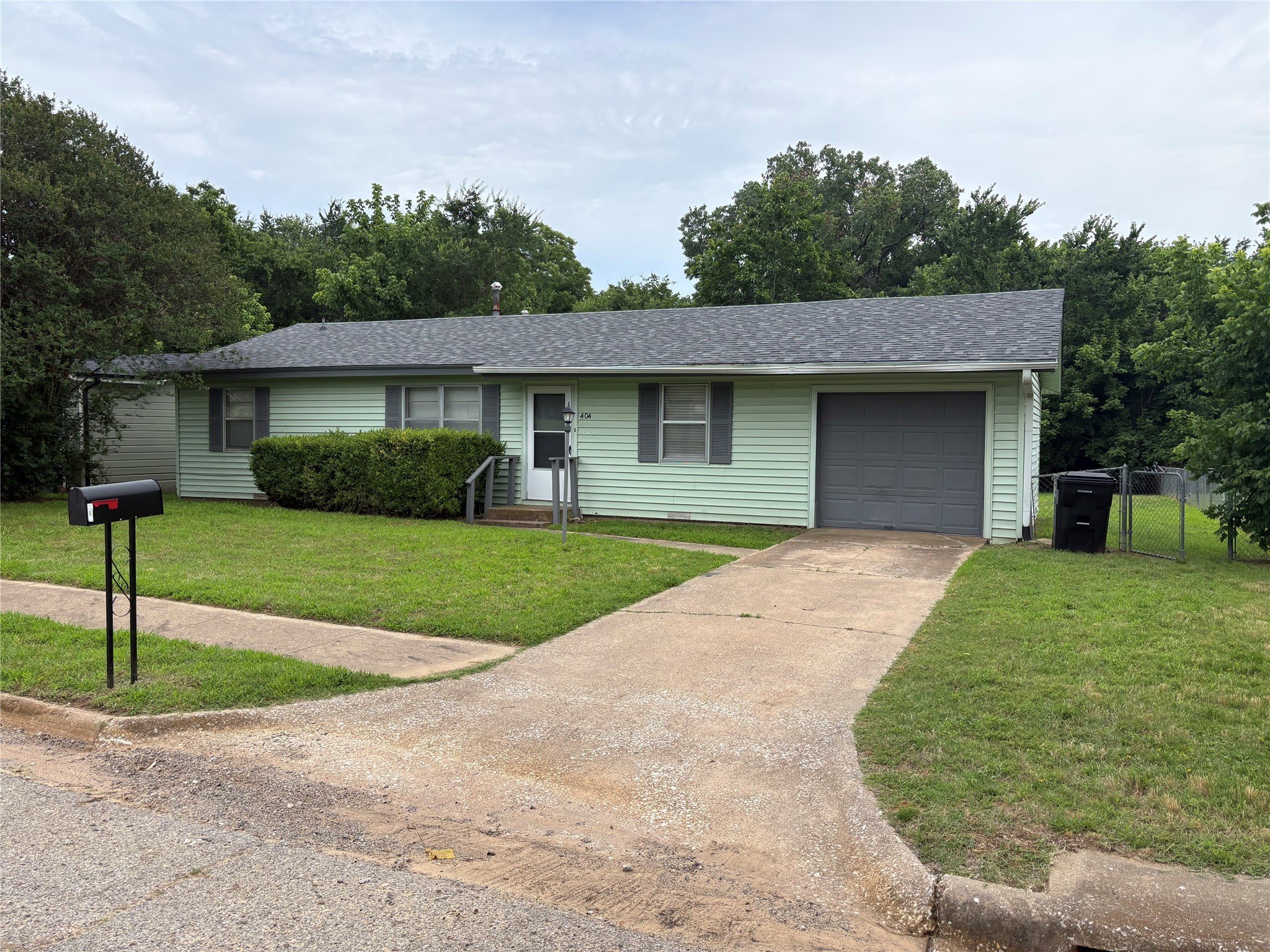 404 W Heron Street – photo 1