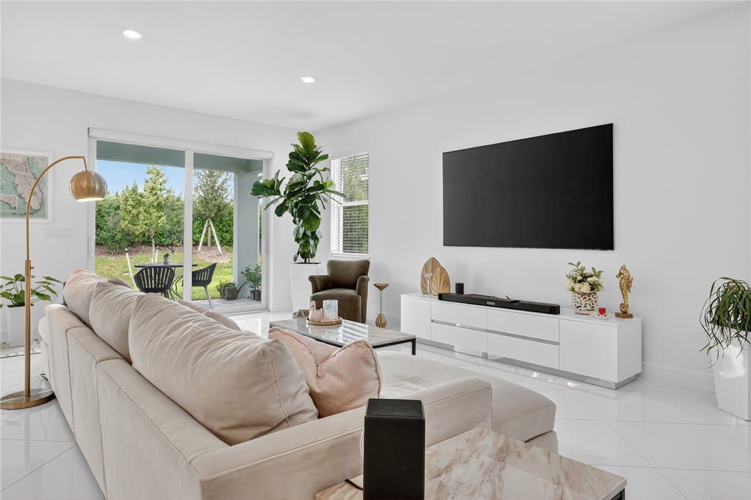 1161 Haven Circle – photo 4