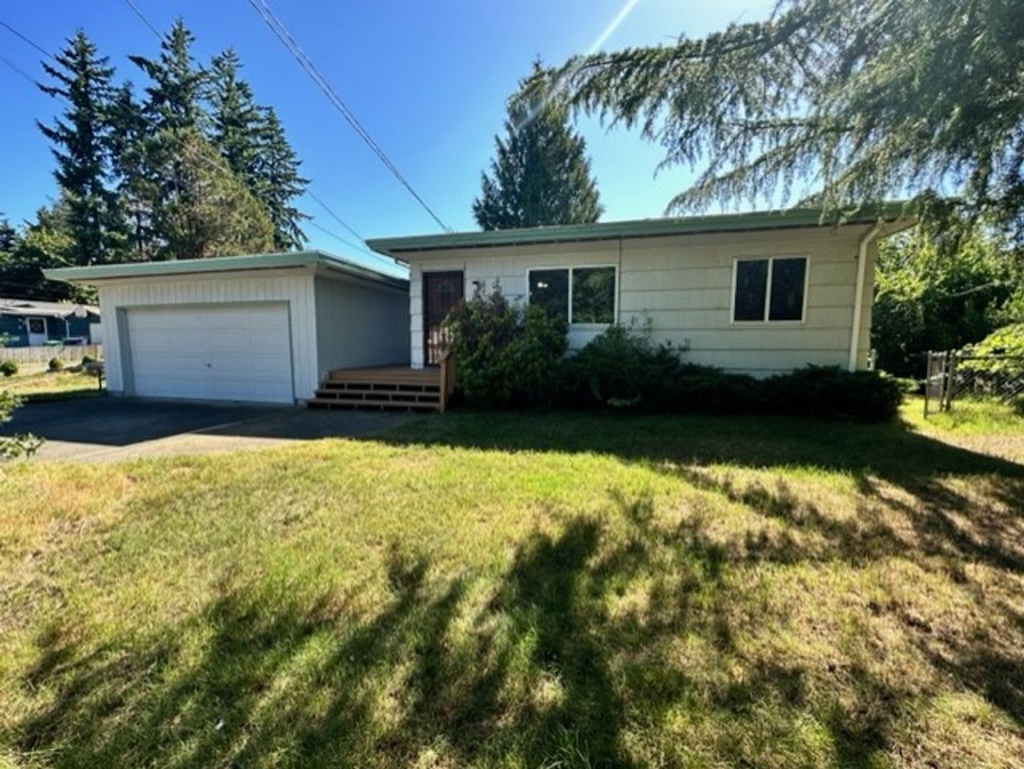Cozy 2 bedroom House with Garage – photo 1