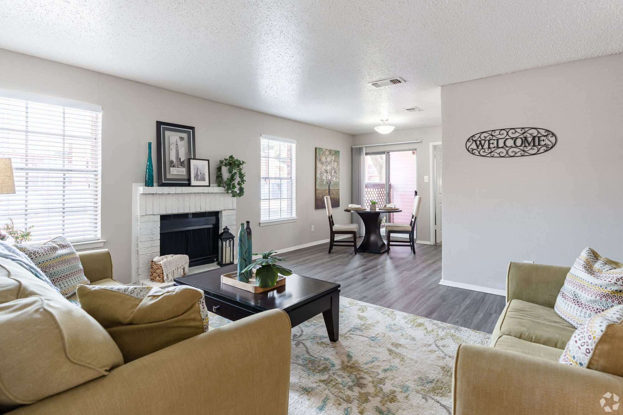 Cobblestone Village – photo 1