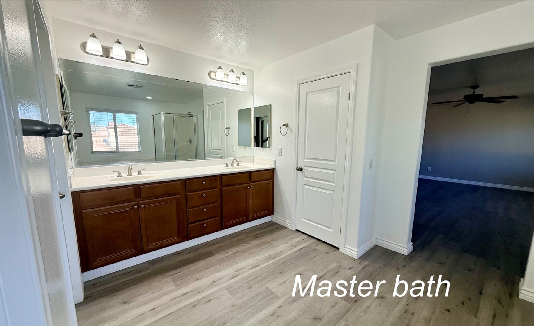 Spacious 5-Bedroom Home with 3-Car Garage In Perris – photo 3