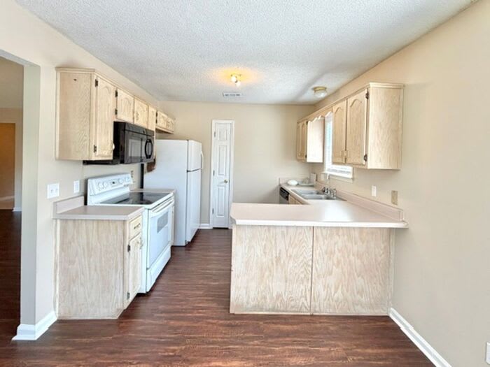 6806 Skylar Mill Avenue – photo 3