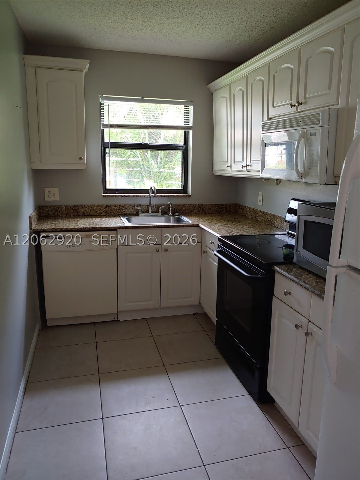 5060 Sanctuary Way – photo 2
