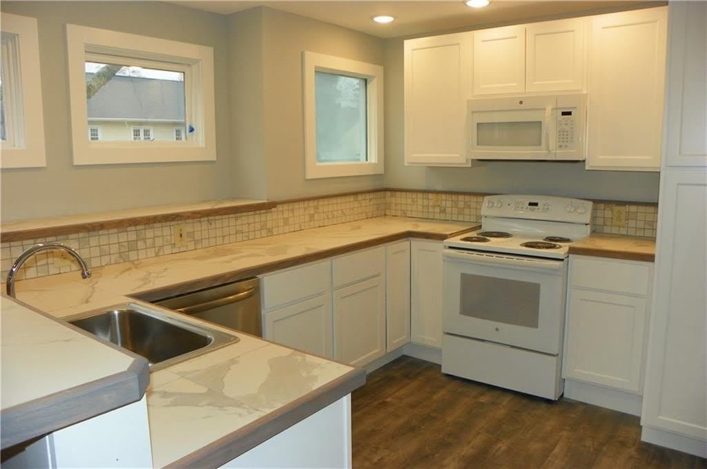 1067 N Winton Road – photo 5