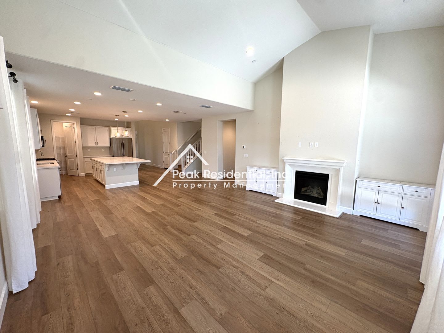 Updated 4bd/3ba West Sacramento House With Loft! – photo 5