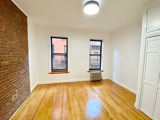 306 E 11Th St Apt 4C – photo 2