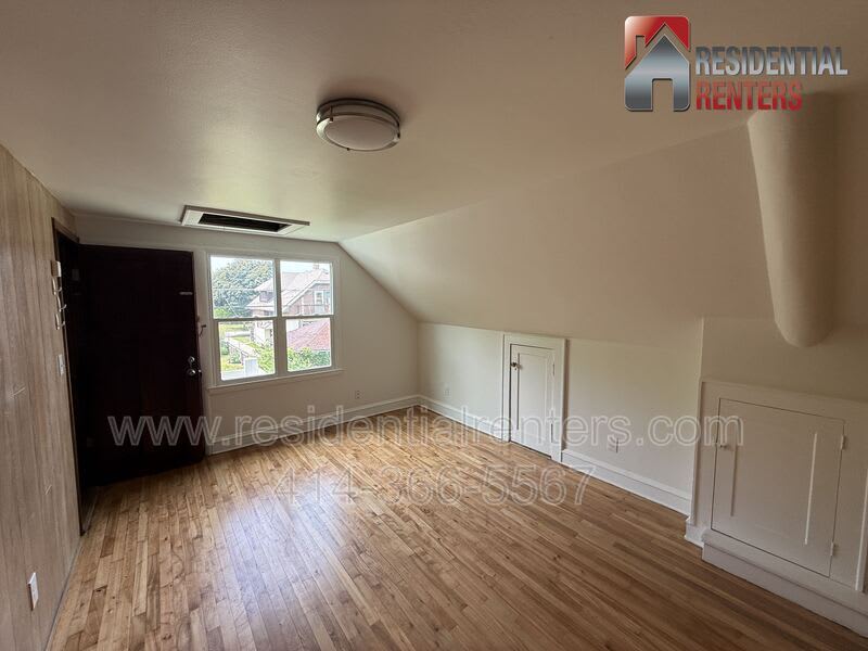 3031 N 60th Street – photo 2