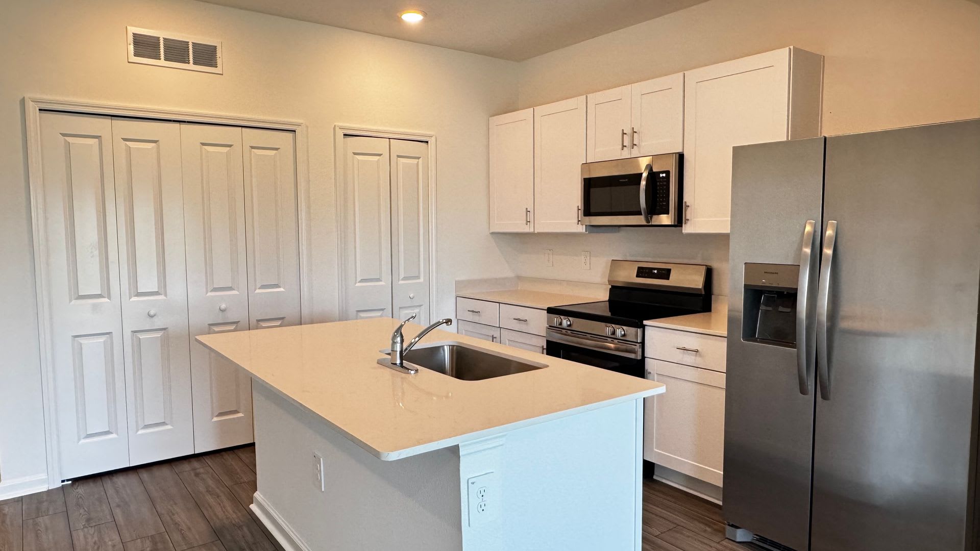 Stunning Brand-New Townhome for Rent in Marion Ranch, Internet, Trash & Lawn Care Included! – photo 1