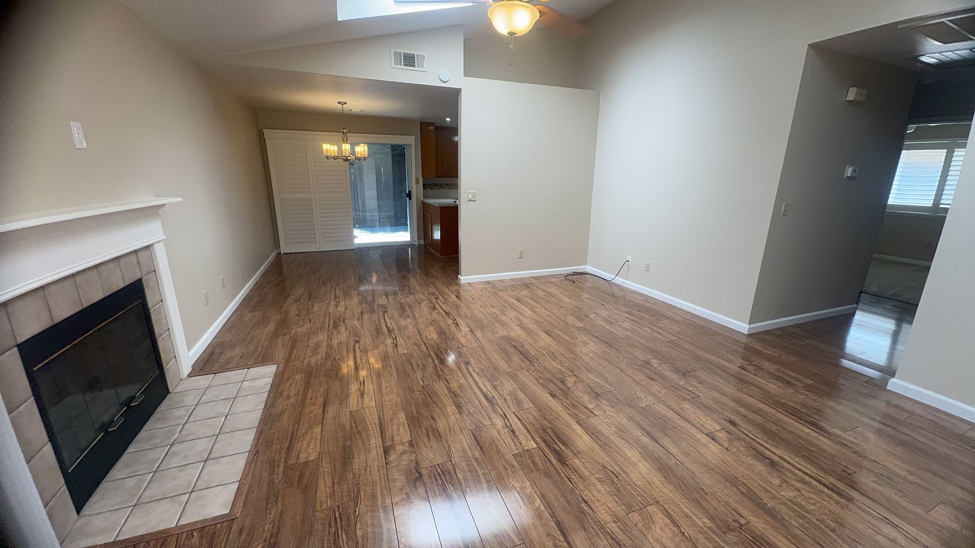 3 Bedroom 2 Bathroom Charming home – photo 4