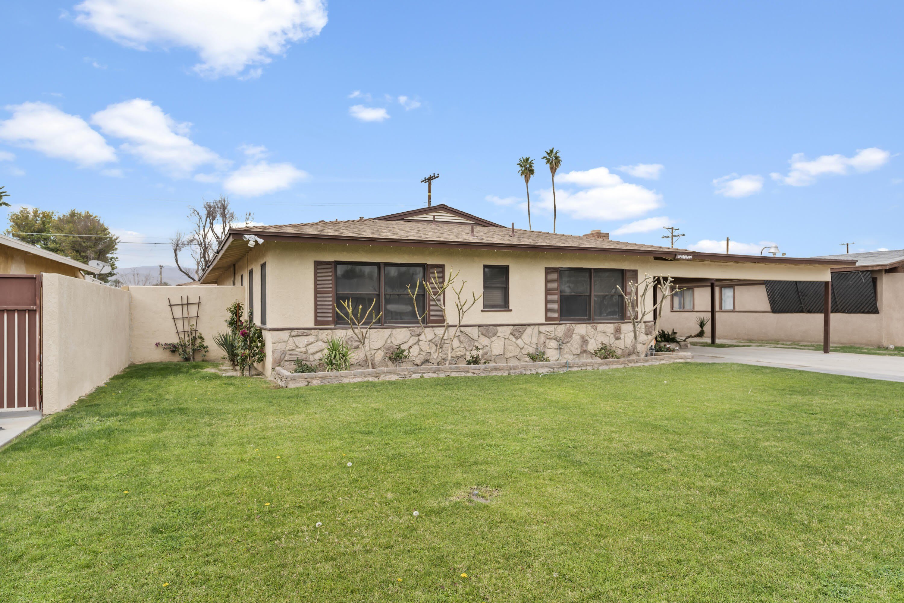 82172 Sierra Avenue – photo 2