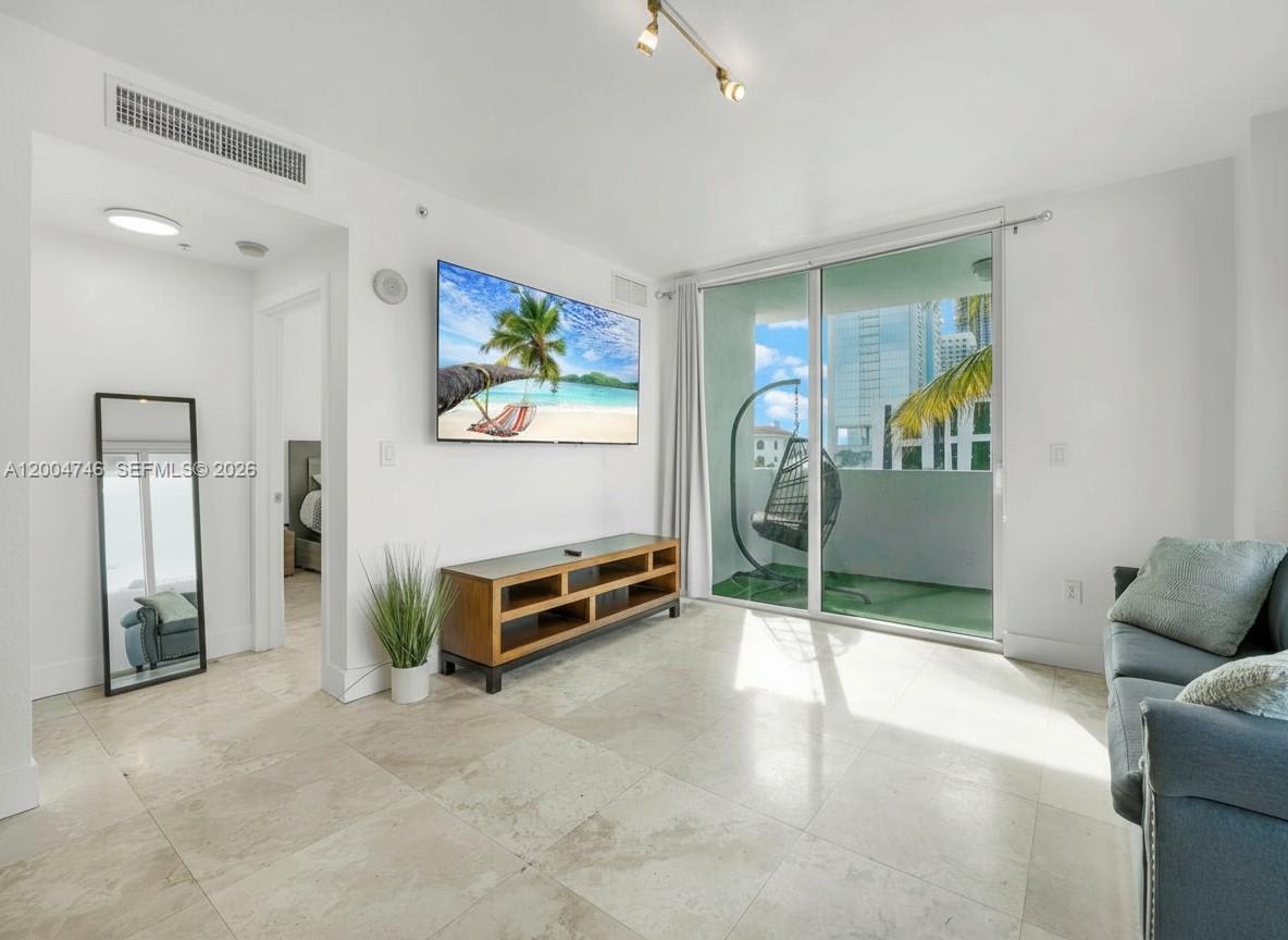 500 Northeast 29th Street – photo 4