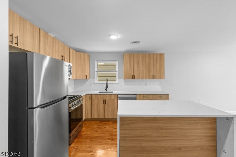 19 Shaw Ave – photo 2