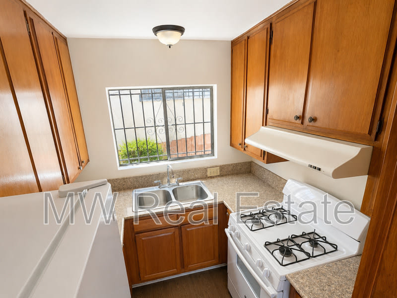 721 New Depot Street – photo 2