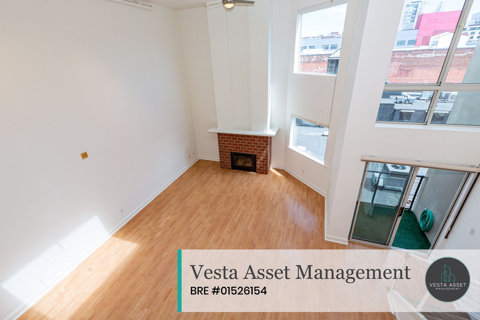 Dramatic Two-Level Residence Near Oracle Park & Caltrain – photo 4