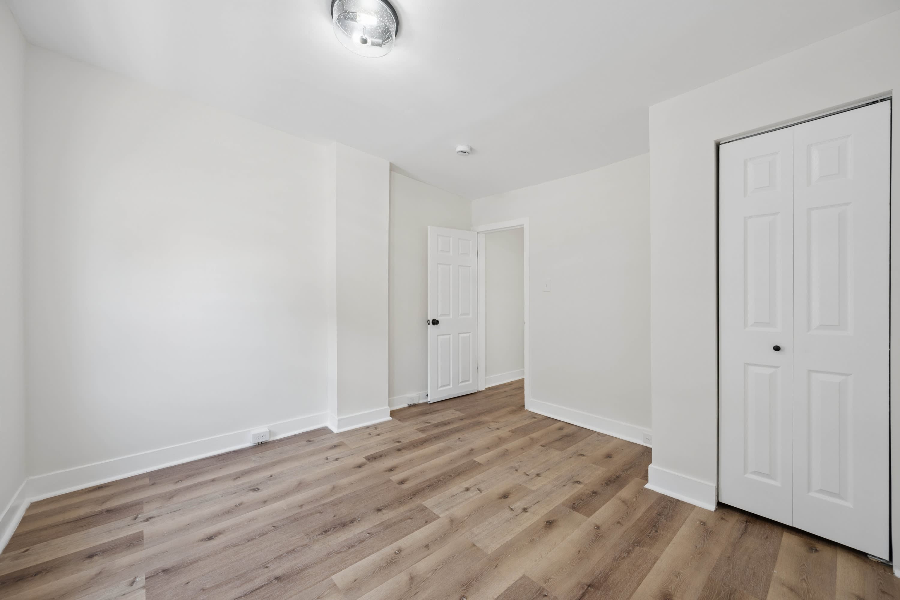 138 East South Street – photo 3