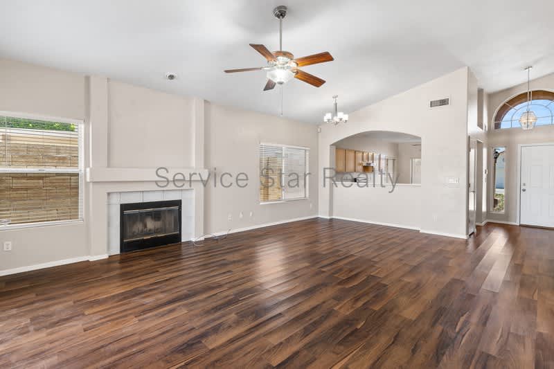 1318 E Saint John Rd – photo 5