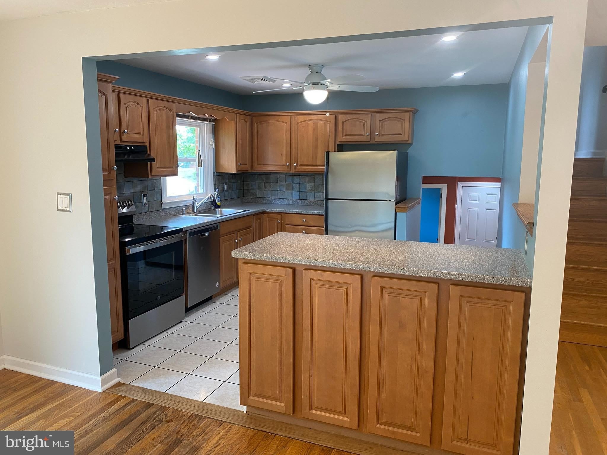 2721 BURNLEY Road – photo 4