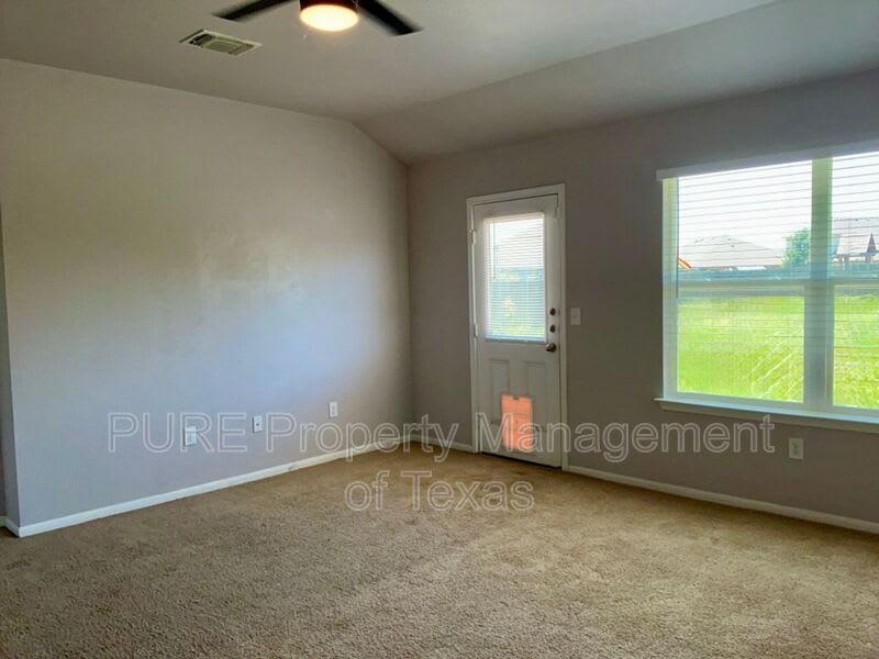 12040 Riparian Rd – photo 3