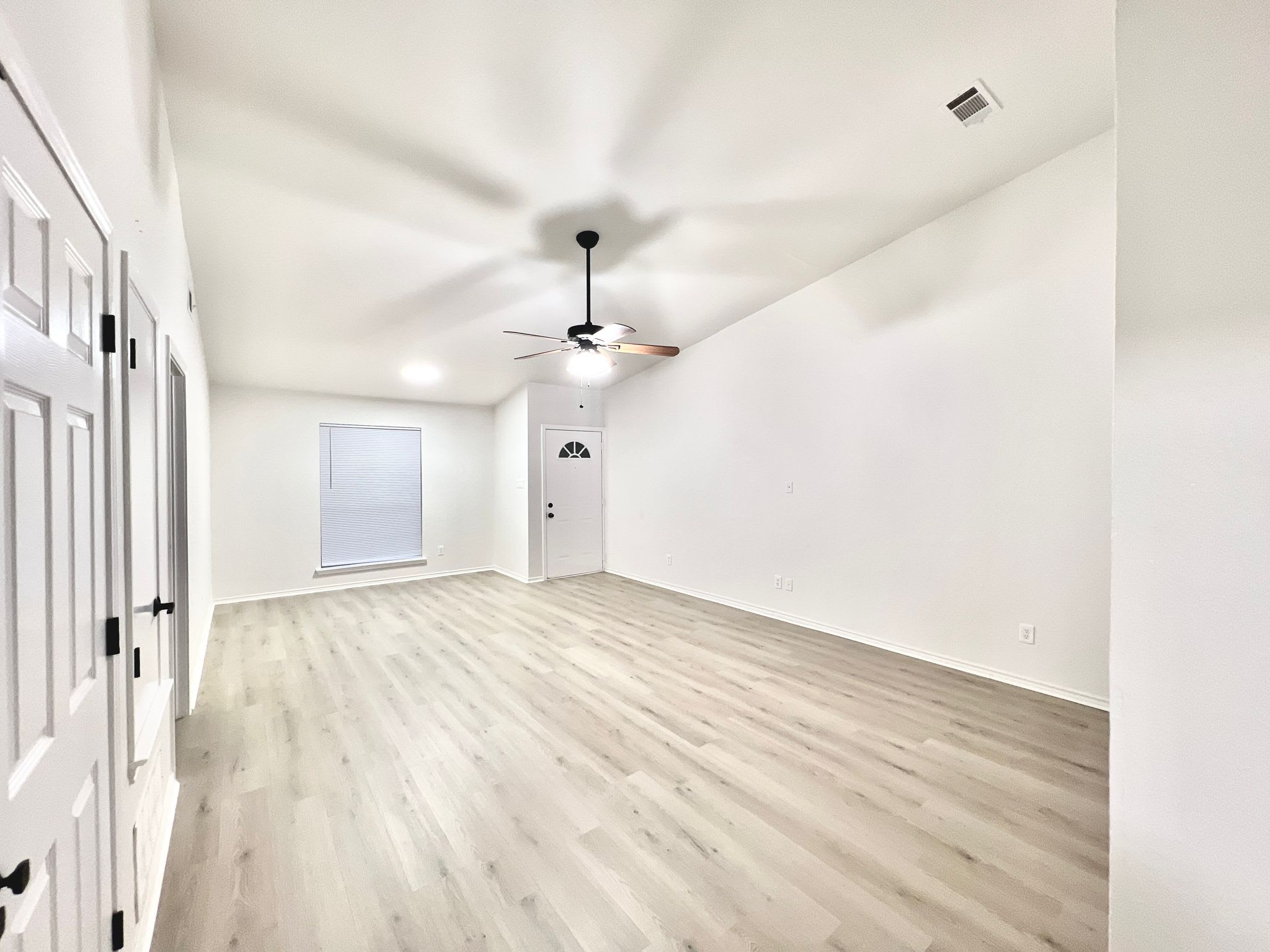 120 South Mc Kown Avenue – photo 4
