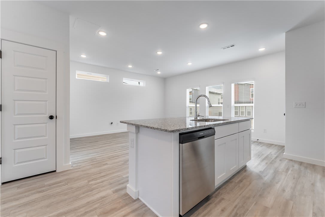 840 Boardwalk Avenue – photo 5