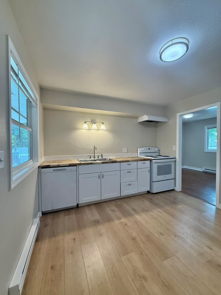 3216 North Maple Street – photo 3