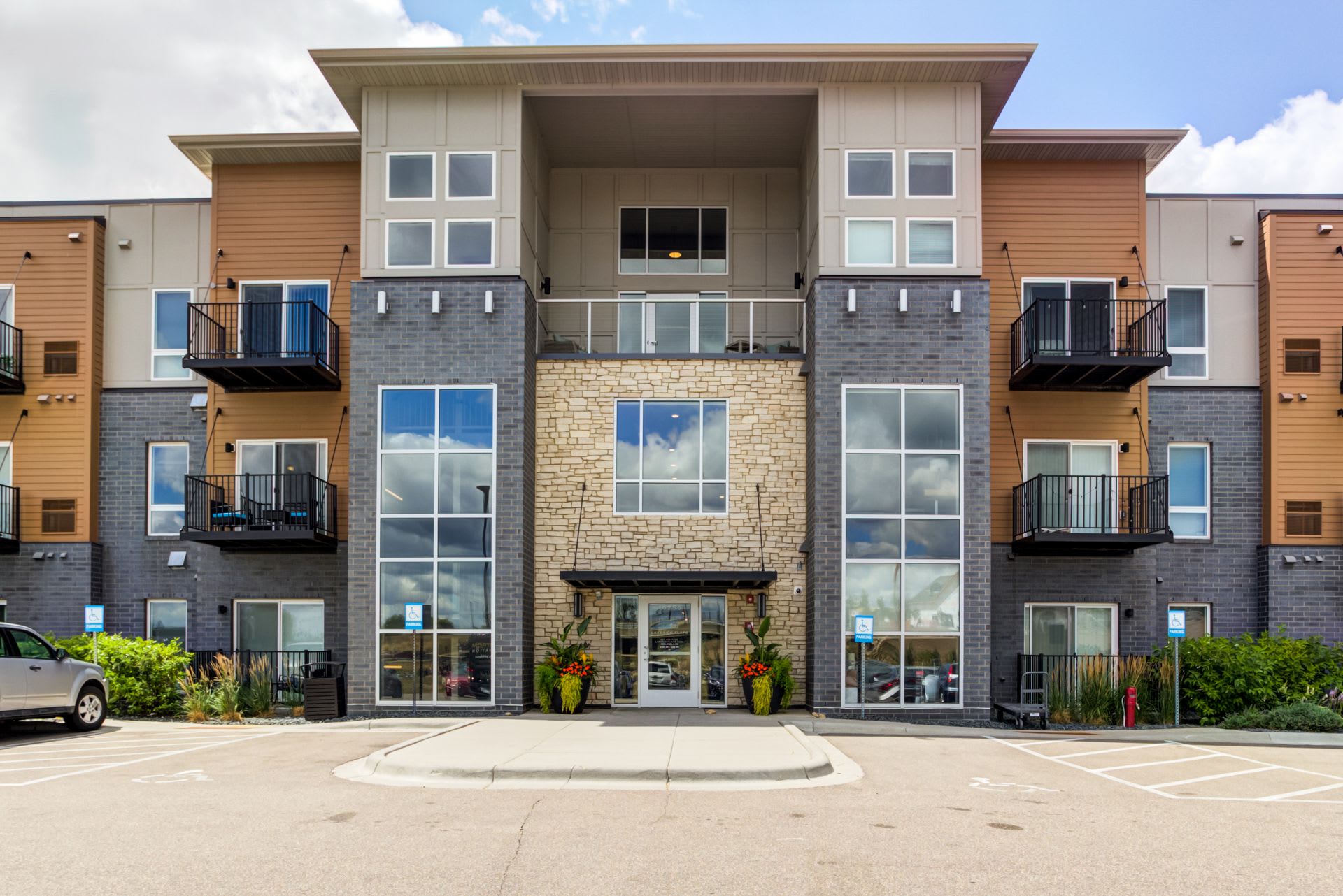 Lakeside Flats – photo 1