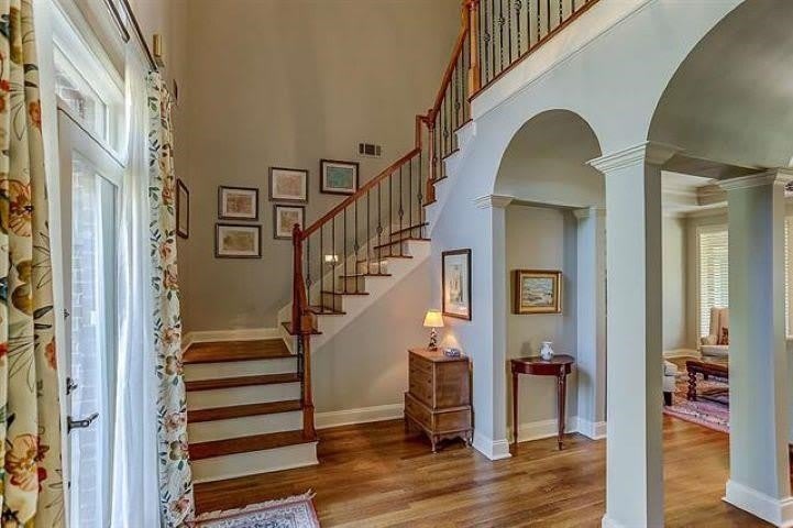 2520 Fox Hill Dr – photo 3
