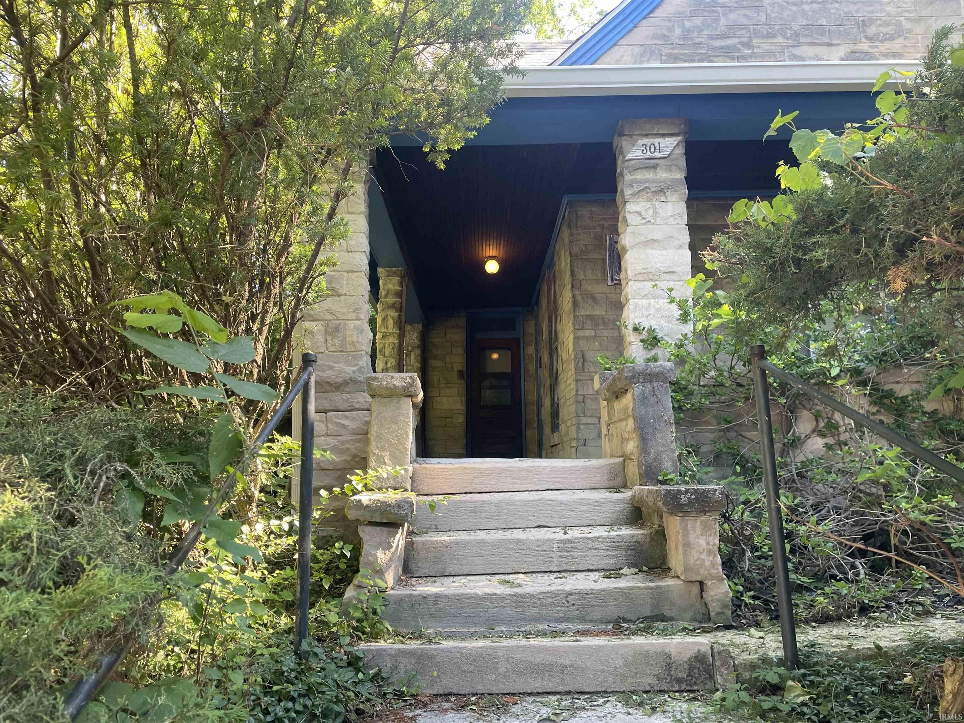 301 E University Street – photo 2