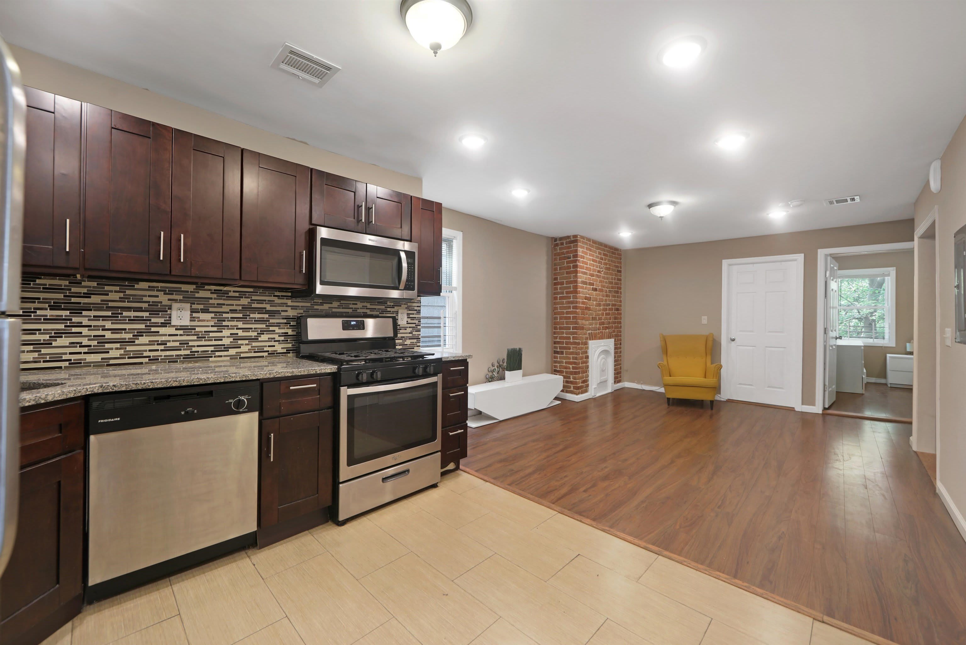 20 GARDNER AVE – photo 3