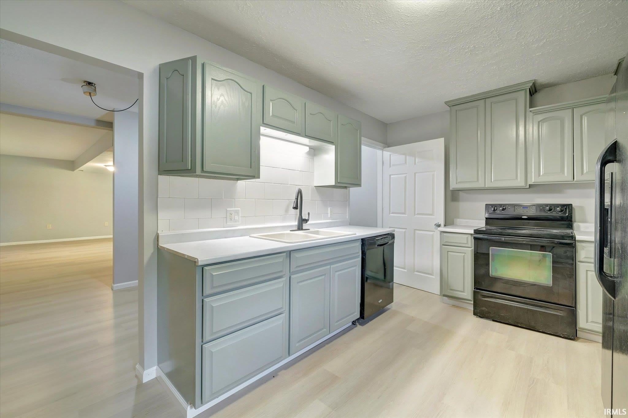 4695 N State road 43 – photo 2