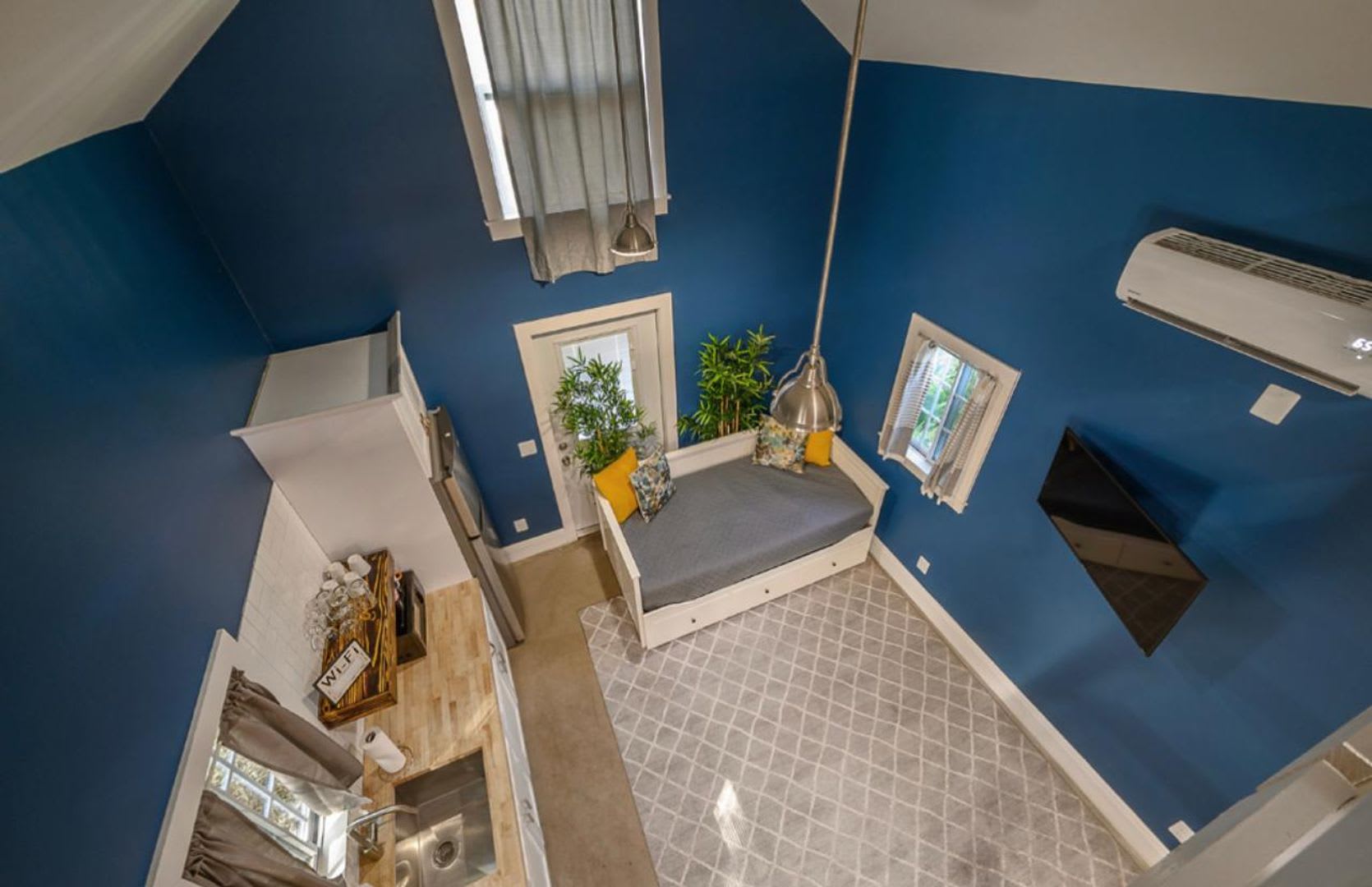 Furnished Loft Studio in Old Seminole Heights! – photo 5