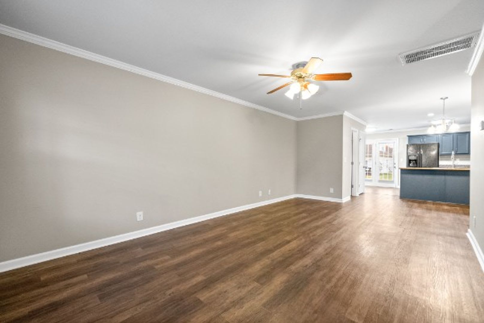 HALF PRICE FIRST MONTH RENT! Nice Townhome Close to Tennova & I24 – photo 2