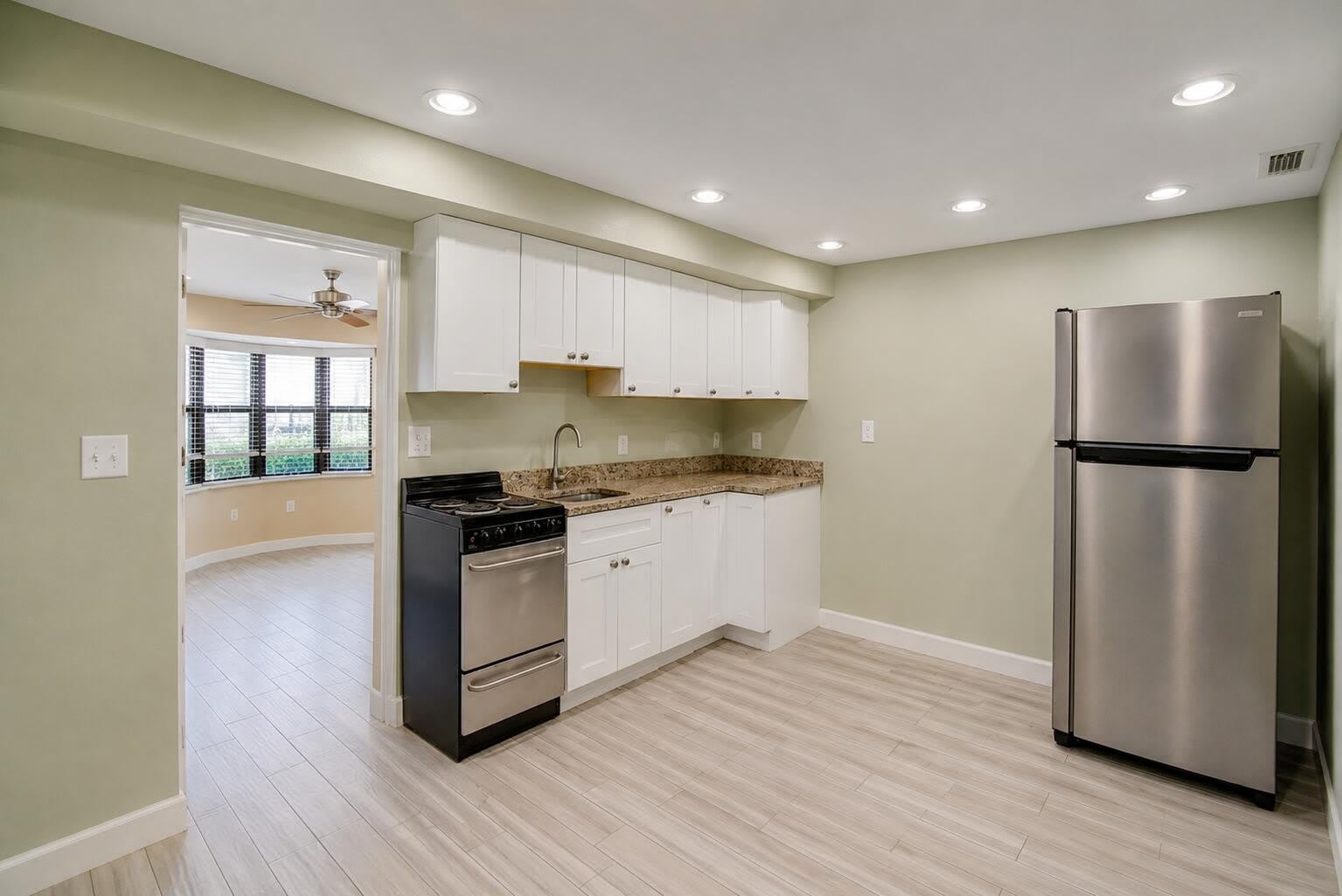 1316 DATE PALM Drive – photo 4