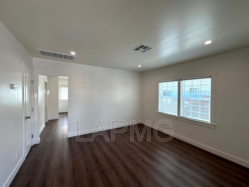 1460 Ricardo St. – photo 2