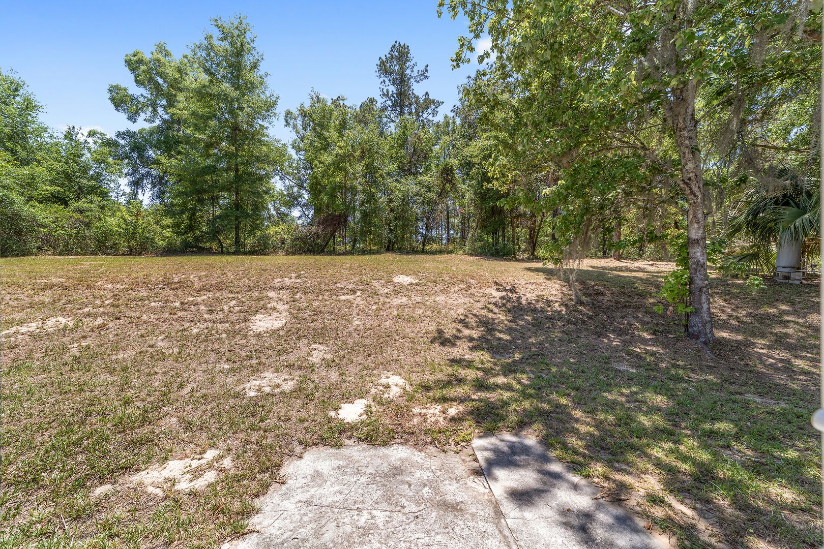 Coming Soon Huge Beautifully Maintained 3 Bedroom 2 Bath Home Offering Approximately 2 380 Square Feet Of Living Space On 1 16 Acres In Desirable Southwest Ocala – photo 4