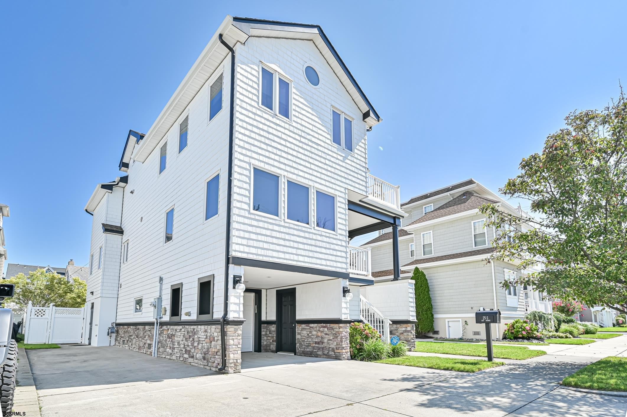 25 S 31st Ave – photo 3