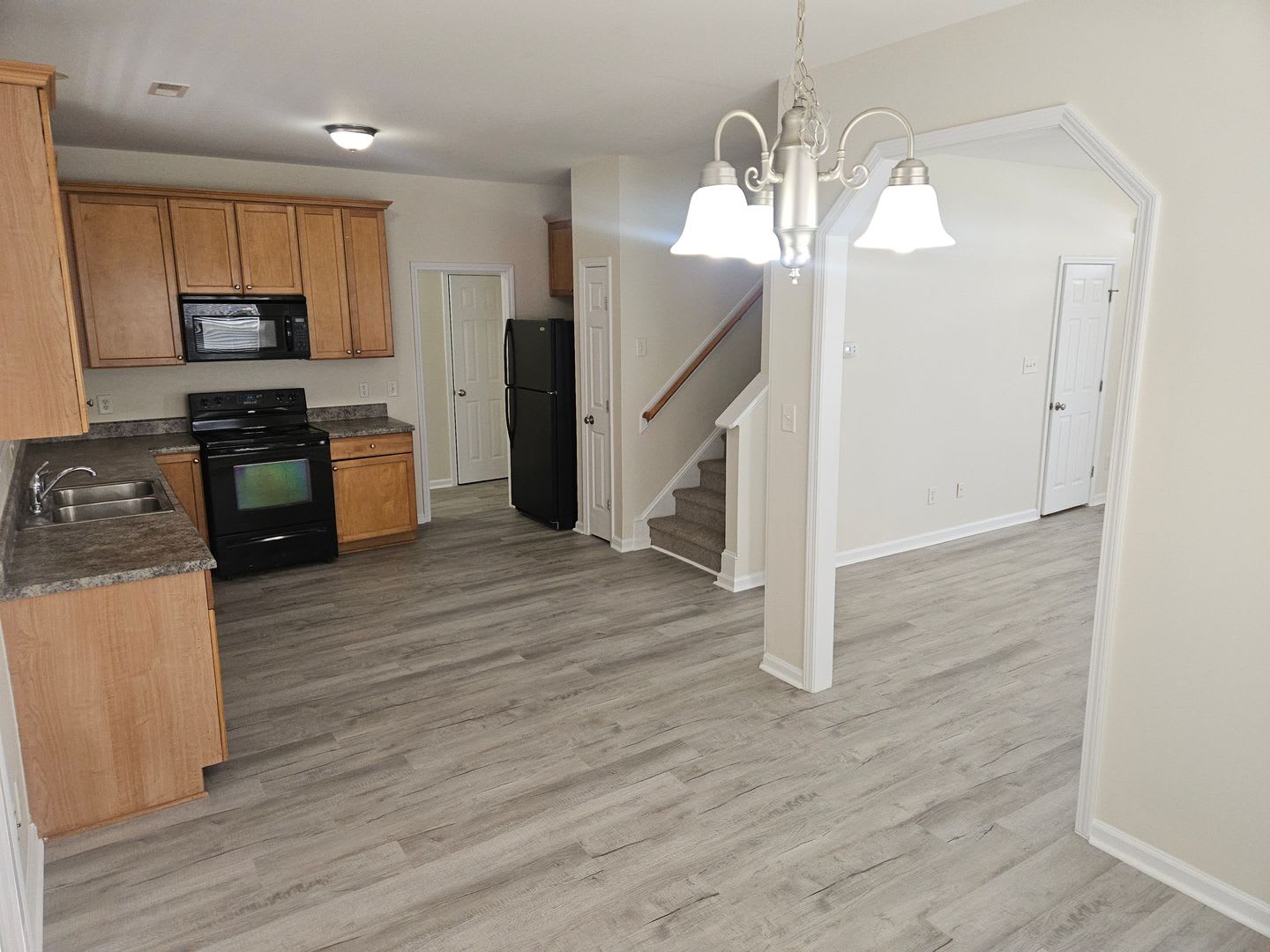 Charming 3br/2.5ba in SE Raleigh. Avail Now! – photo 5
