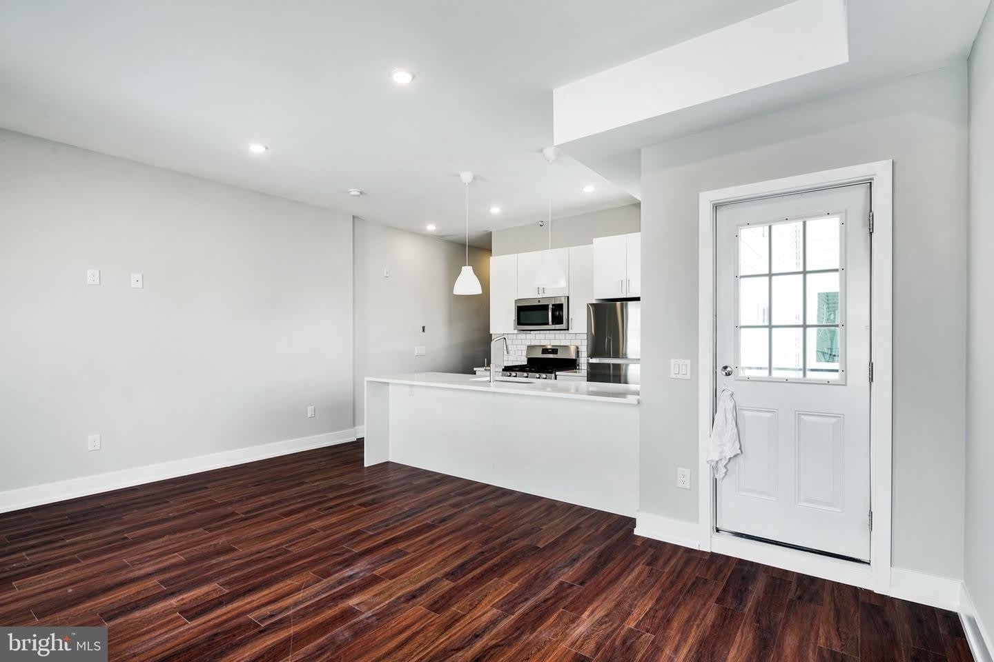 1527-29 RIDGE AVE #5A – photo 4