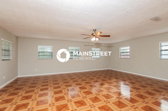 1114 Ivanhoe Street Northwest – photo 2
