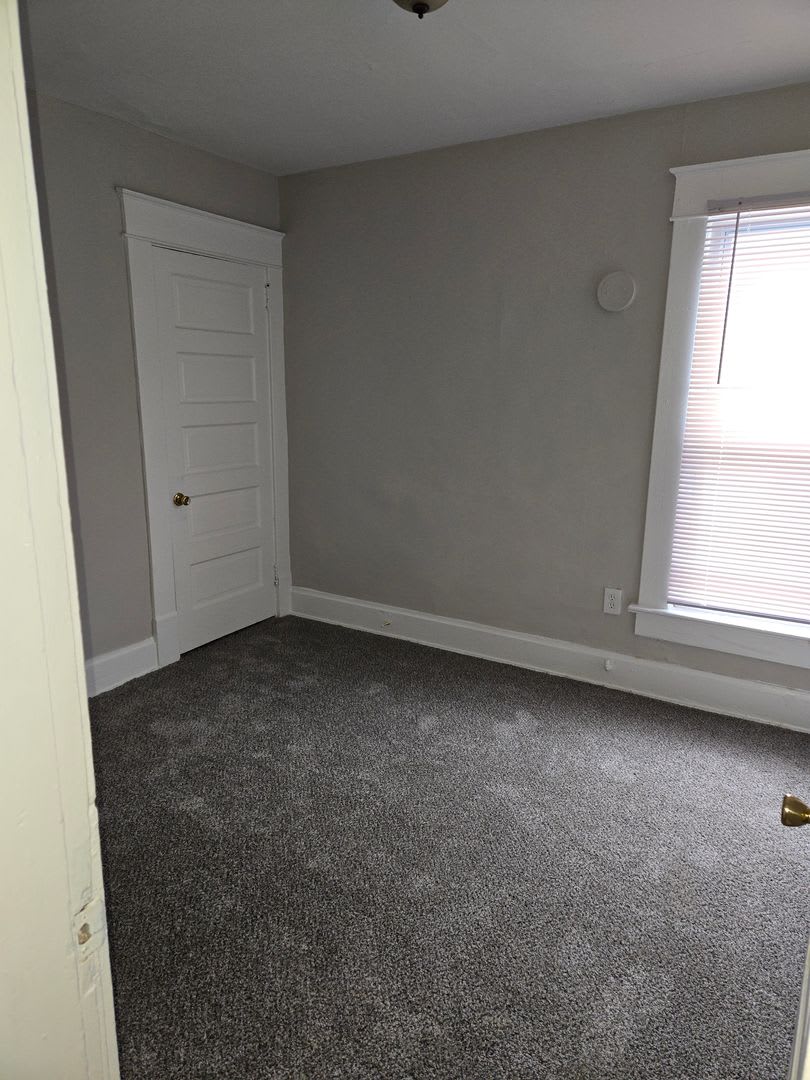 Spacious 3 bedroom 1.5 bath – photo 5