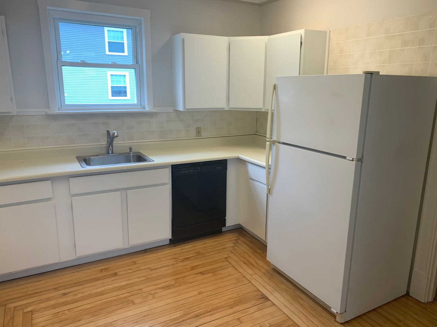 271 Groveland Street – photo 4