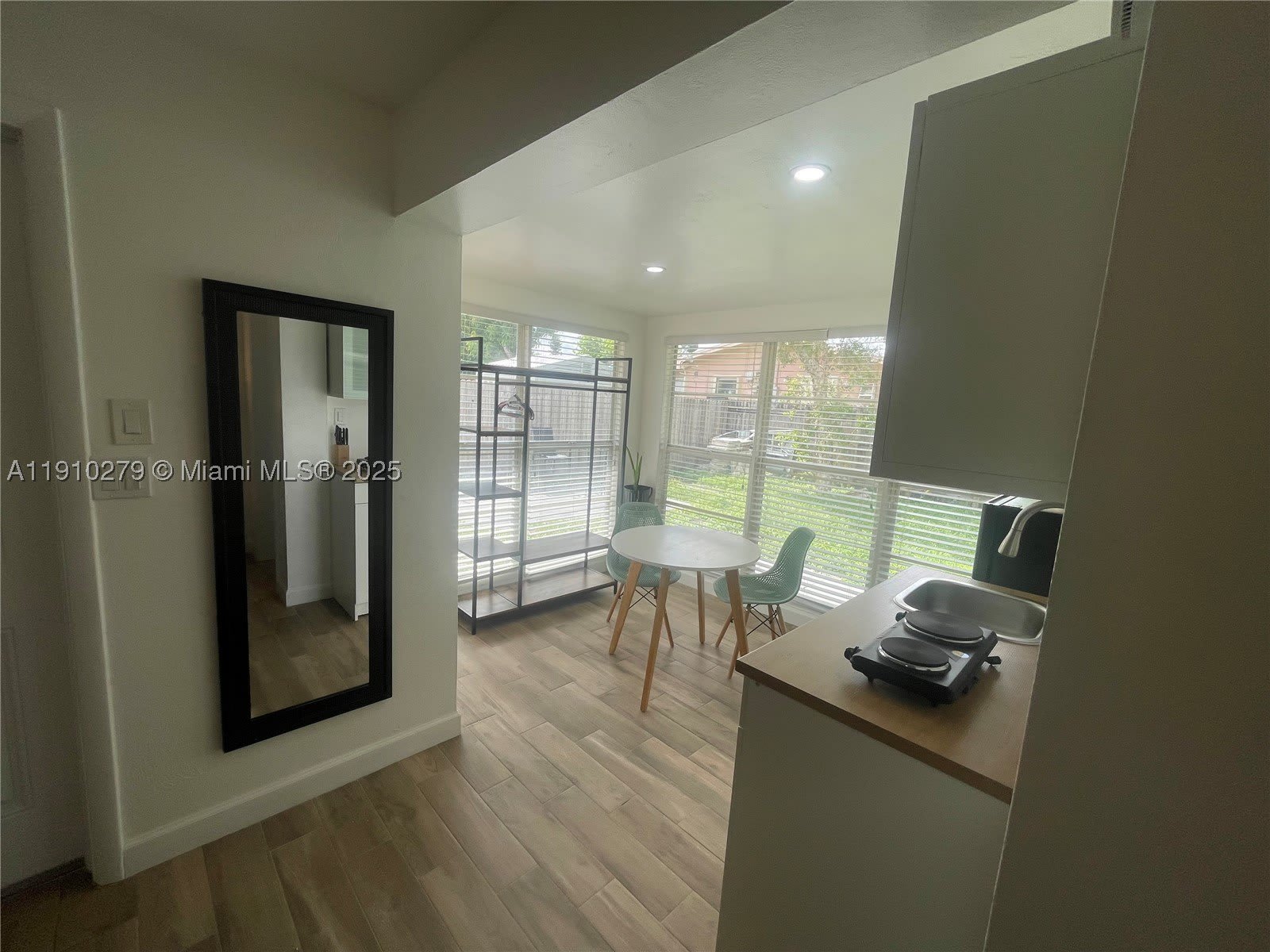 1505 Ne 15Th Ave – photo 3